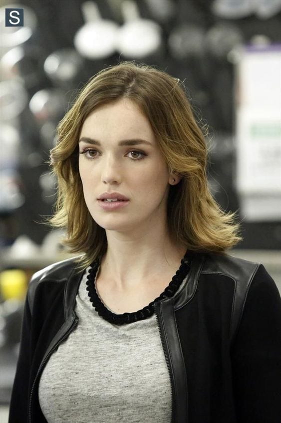 Elizabeth Henstridge