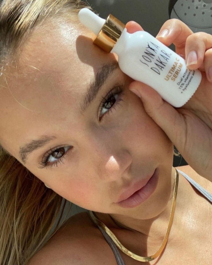 Alexis Ren