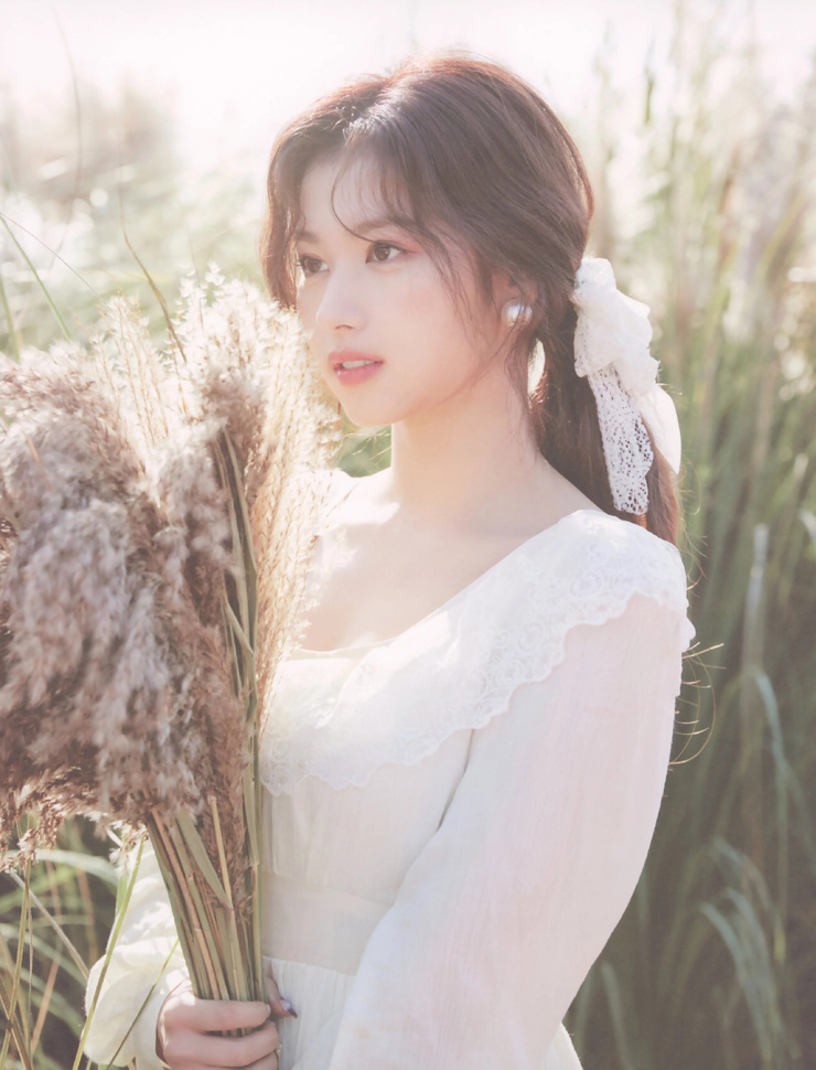 Minatozaki Sana Minatozaki Sana