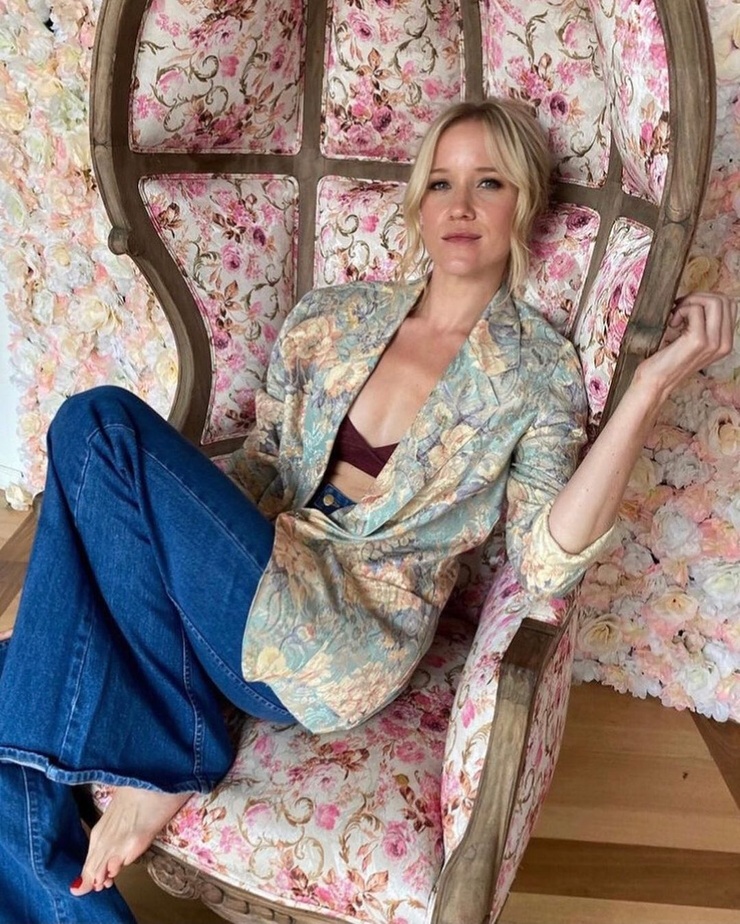 Jessy Schram Jessy Schram