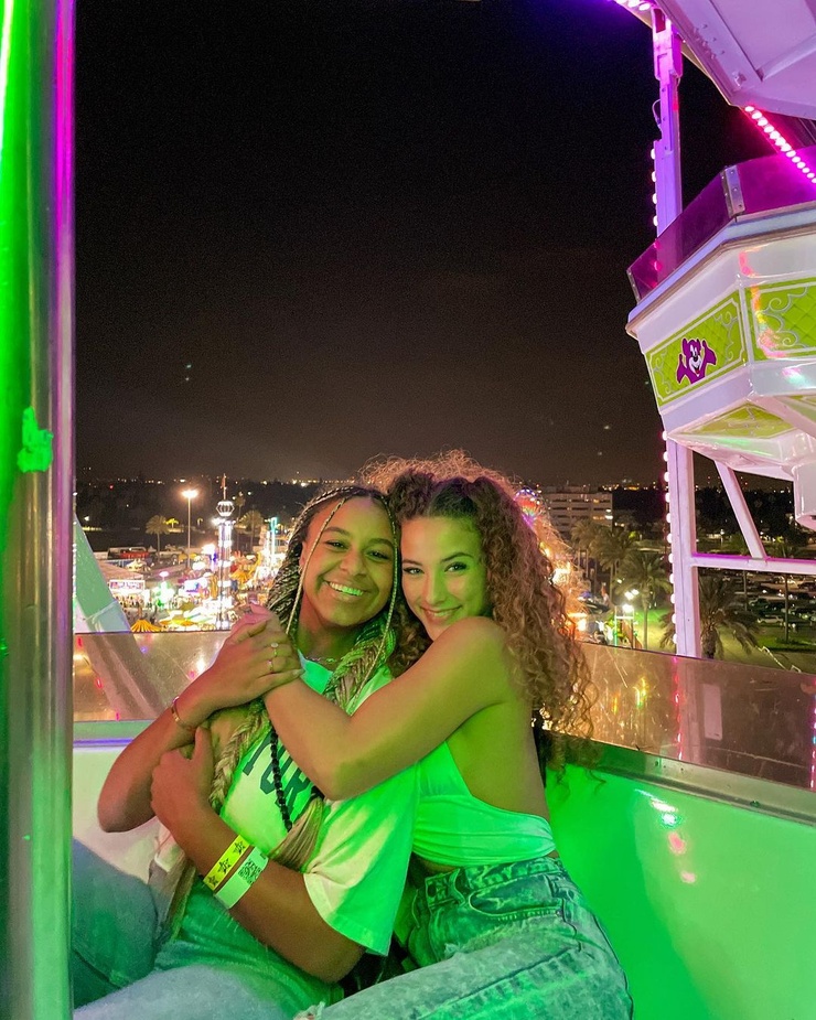 Sofie Dossi Sofie Dossi