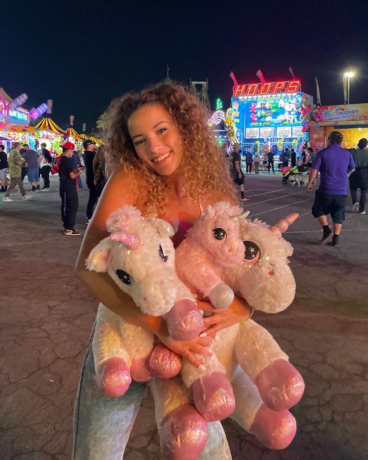 Sofie Dossi