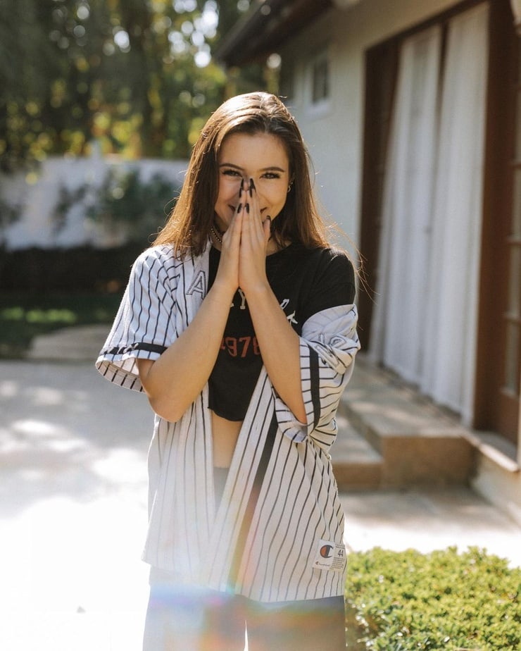 Lauren Gibson aka llaurengibson