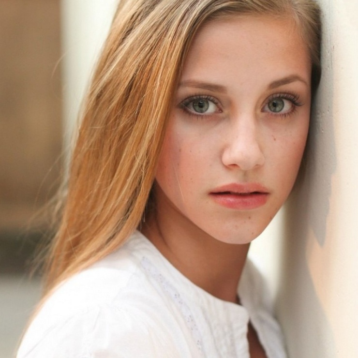 Lili Reinhart