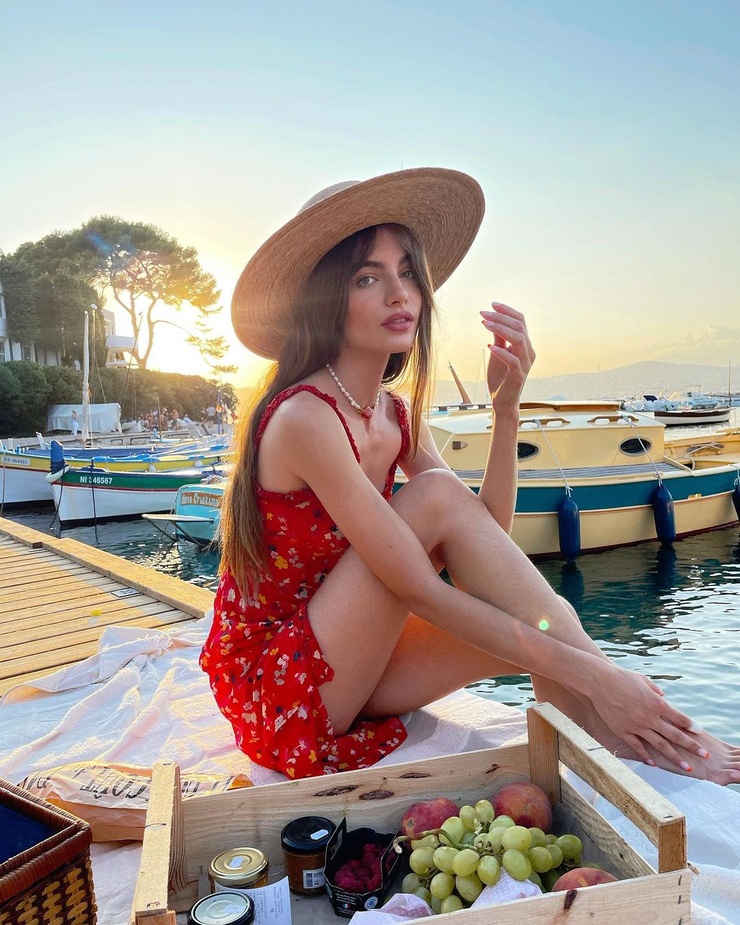 MARA LAFONTAN