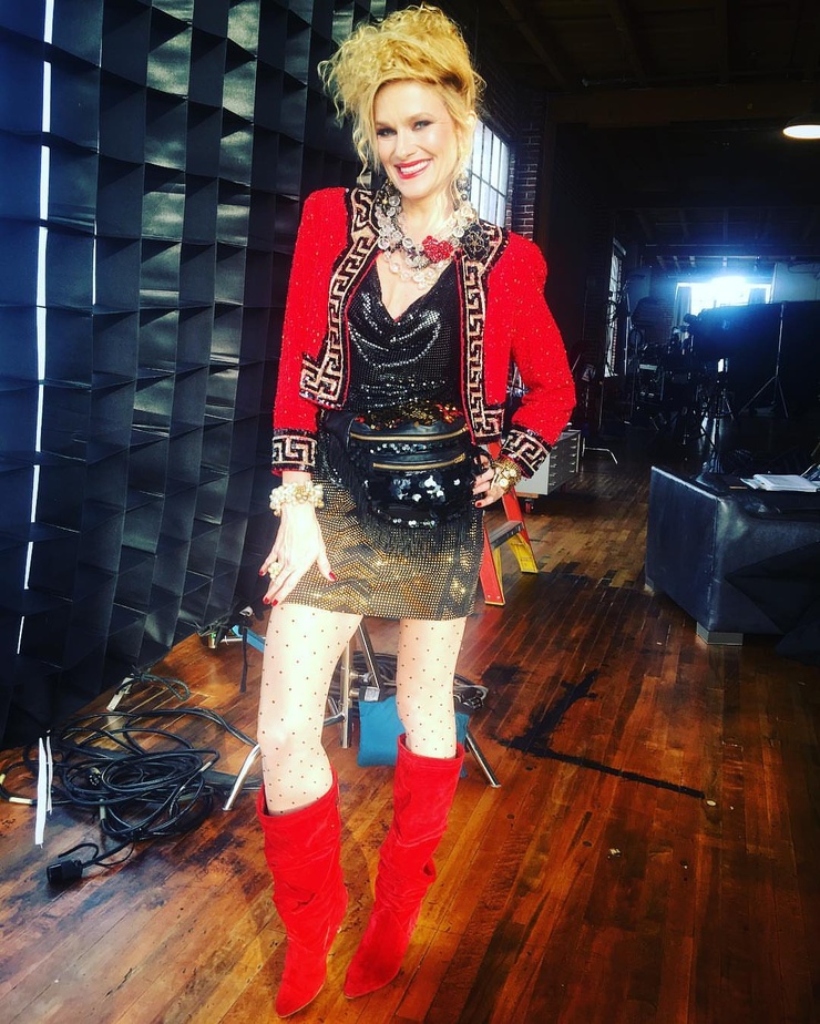 Nicholle Tom