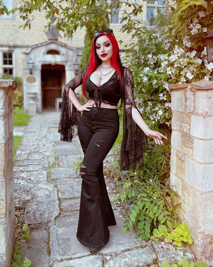 Dani Divine