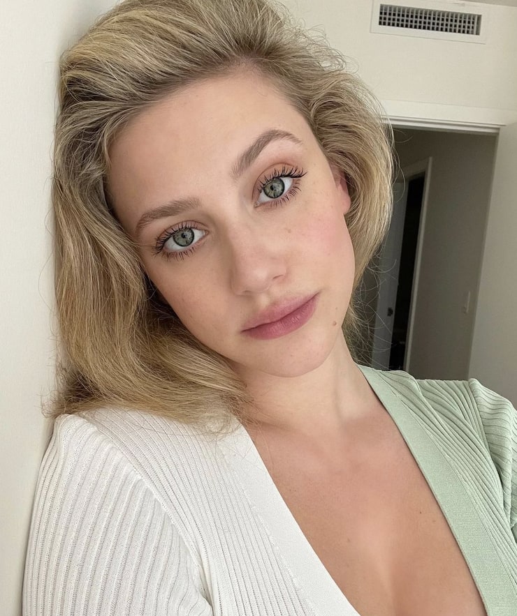 Lili Reinhart