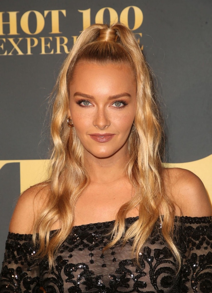 Picture Of Camille Kostek