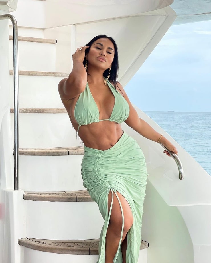 Dolly Castro