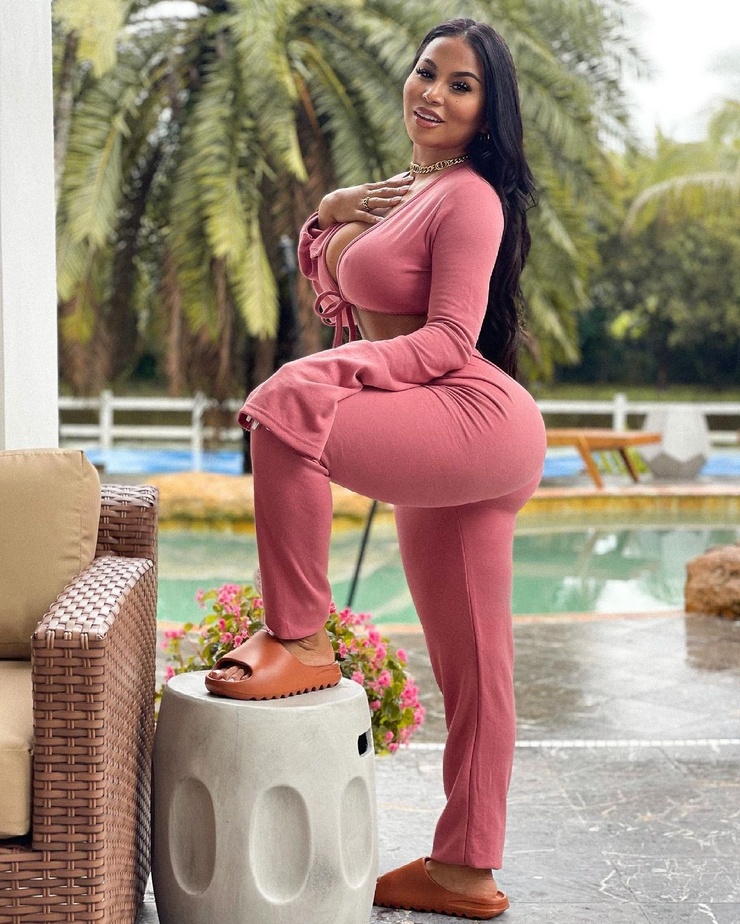 Dolly Castro Dolly Castro
