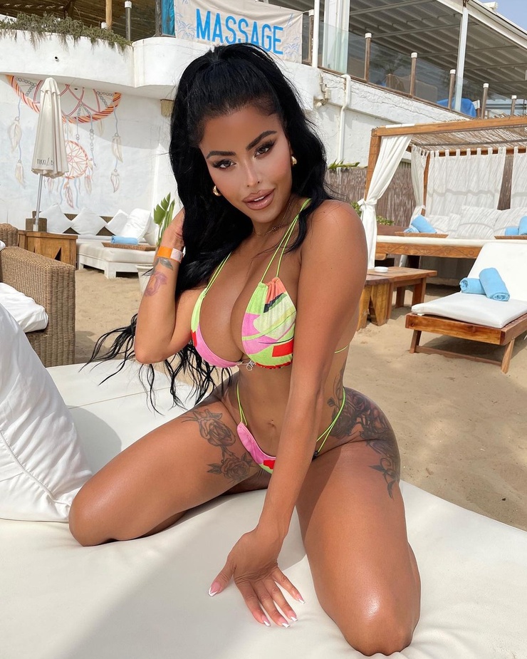 Chloe Saxon