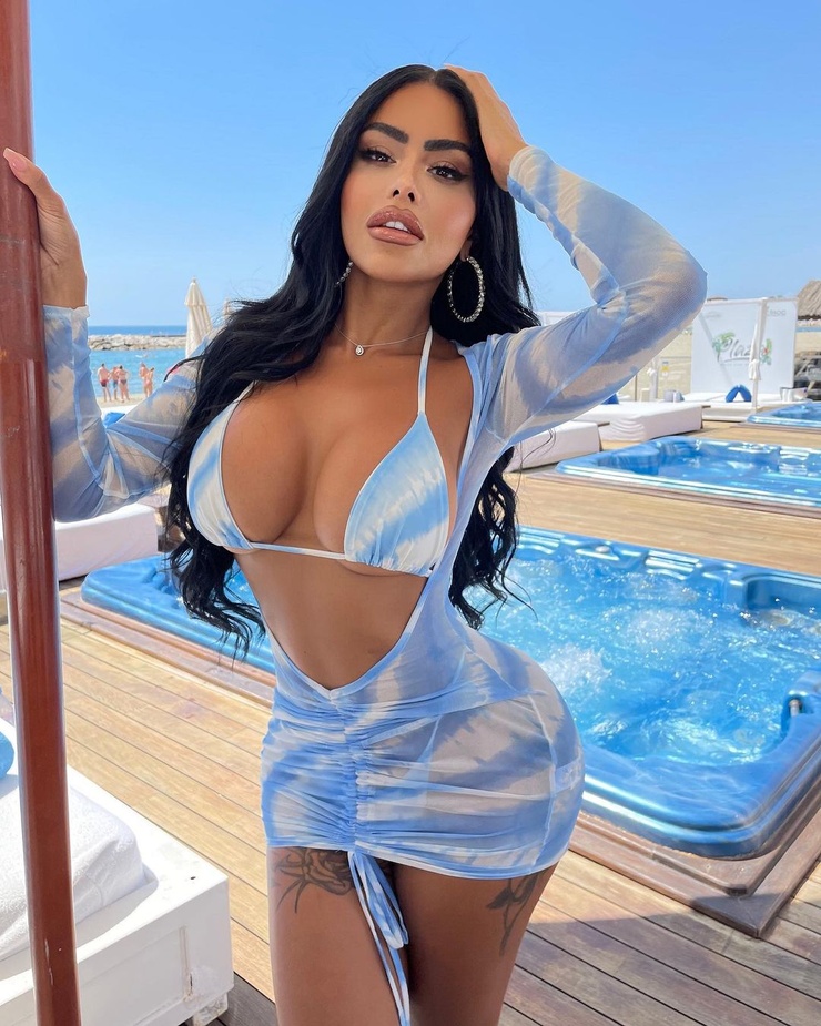 Chloe Saxon Chloe Saxon