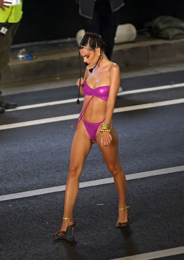 Emily Ratajkowski