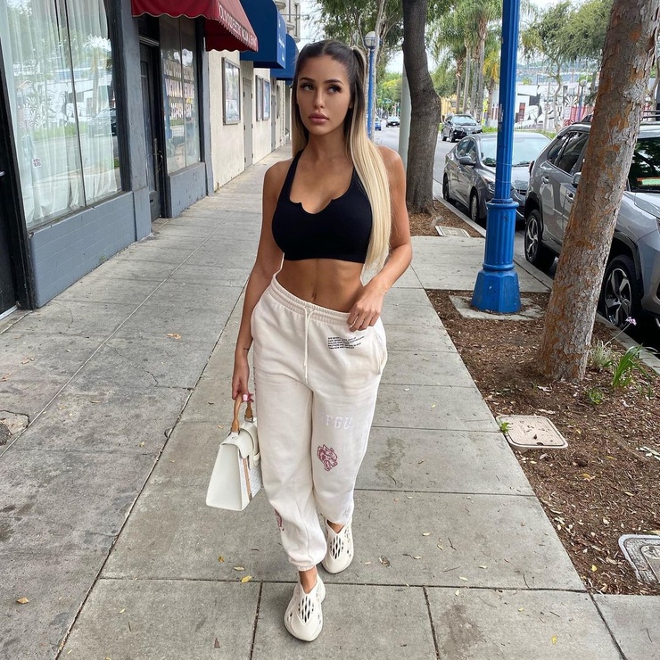 Renèe Estella