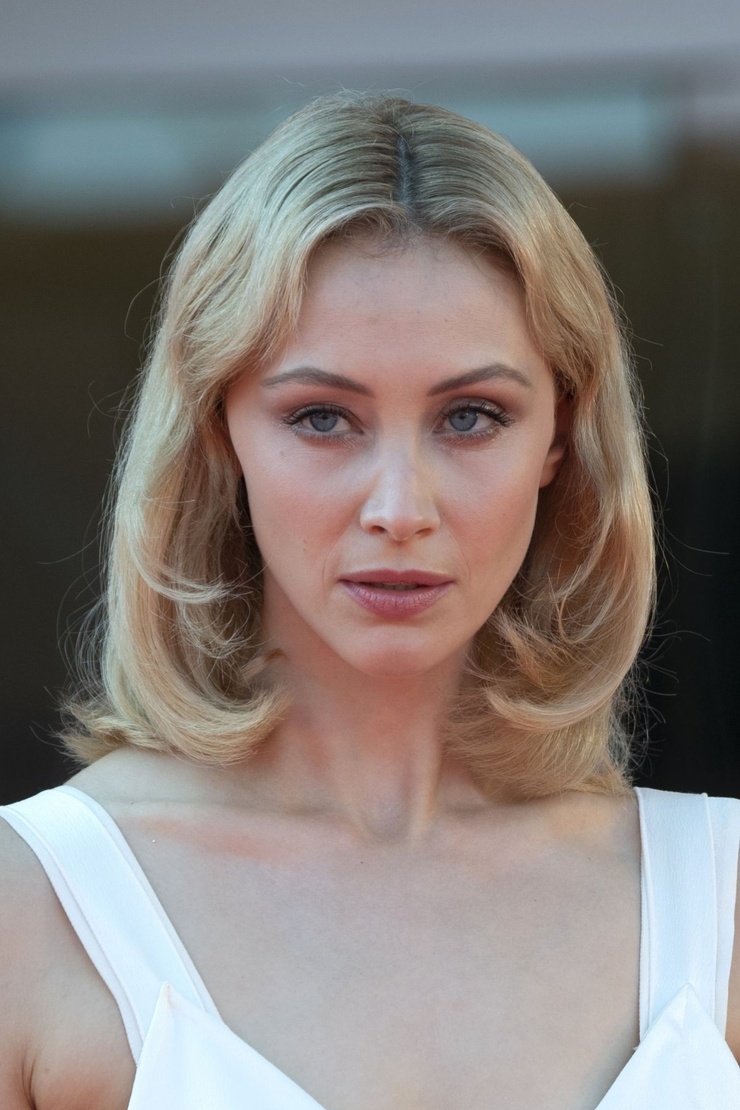 Sarah Gadon