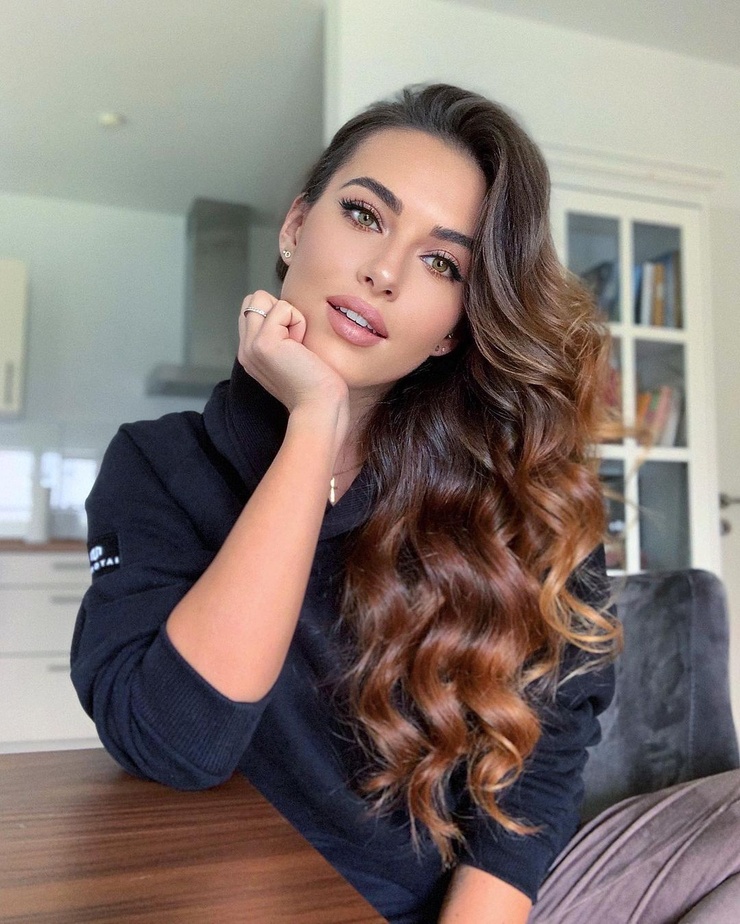 Izabela Ion Izabela Ion