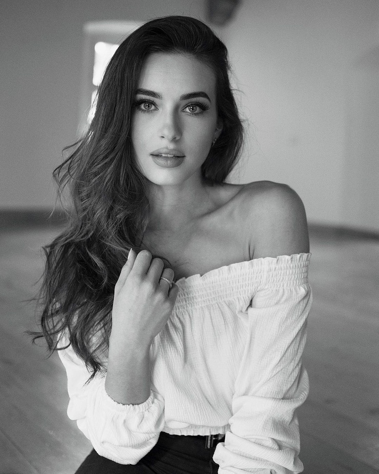 Izabela Ion Izabela Ion