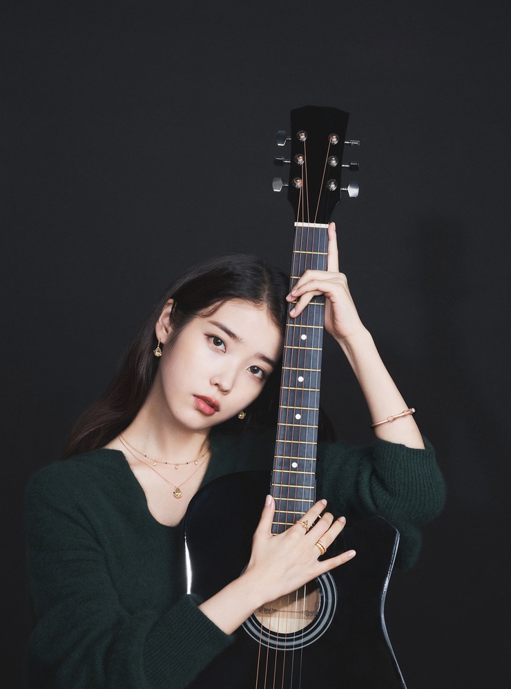 IU
