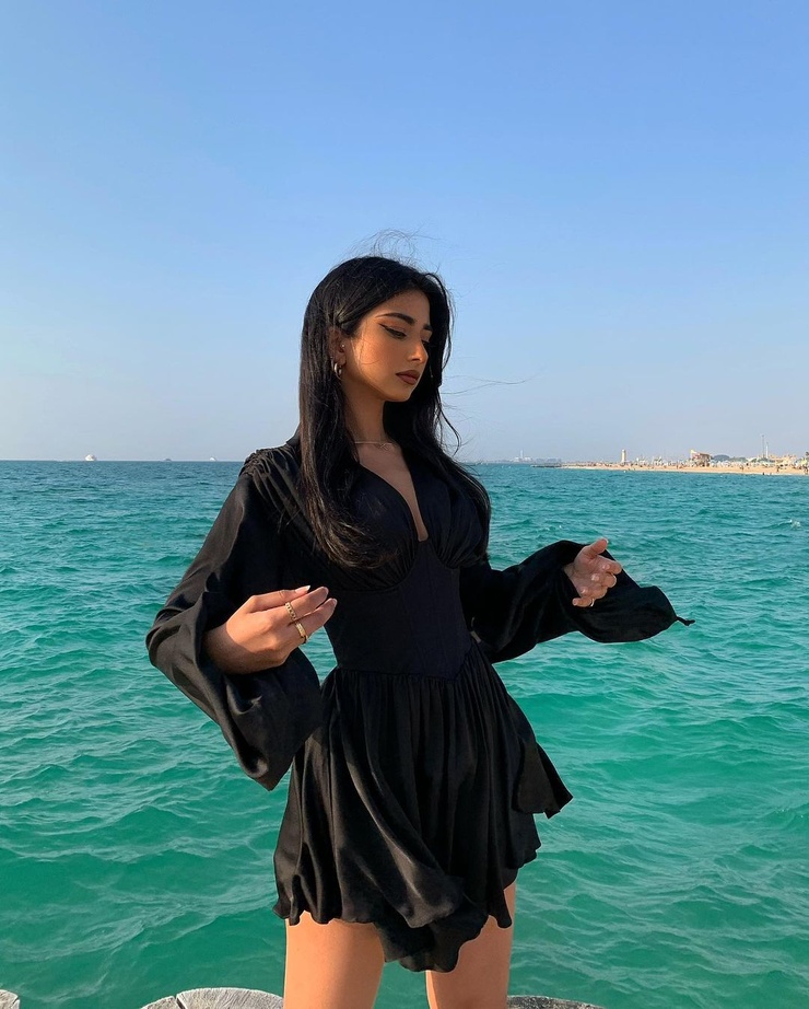 Iffat Marashi