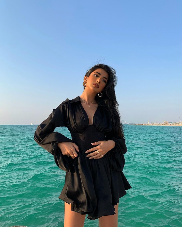 Iffat Marashi