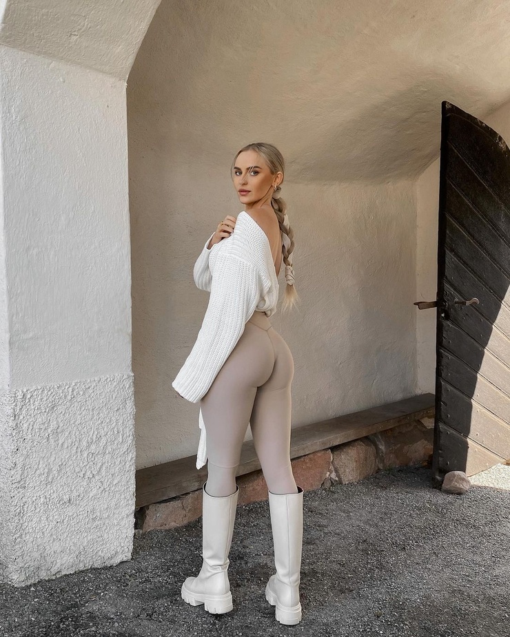 ANNA NYSTRÖM ANNA NYSTRÖM