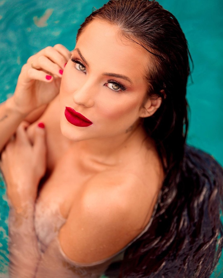 Gabi Martins (singer)