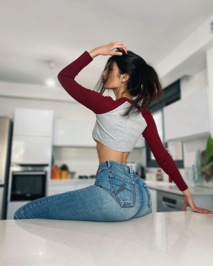 Yael Cohen (model)