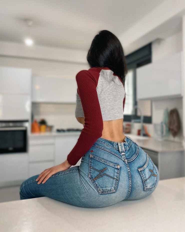 Yael Cohen (model)