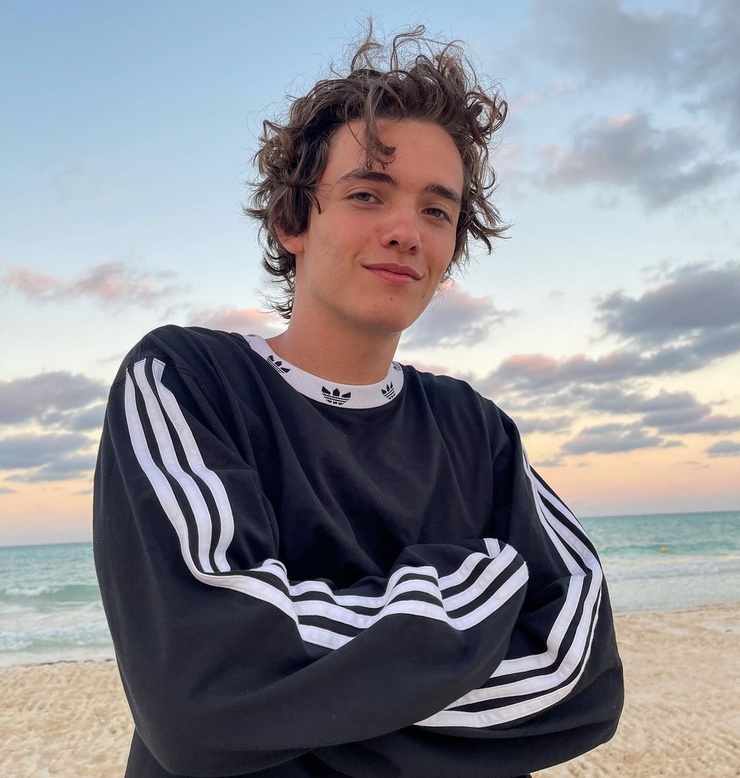 Noah Urrea