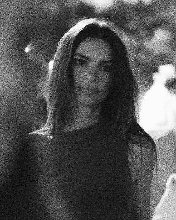 Emily Ratajkowski picture