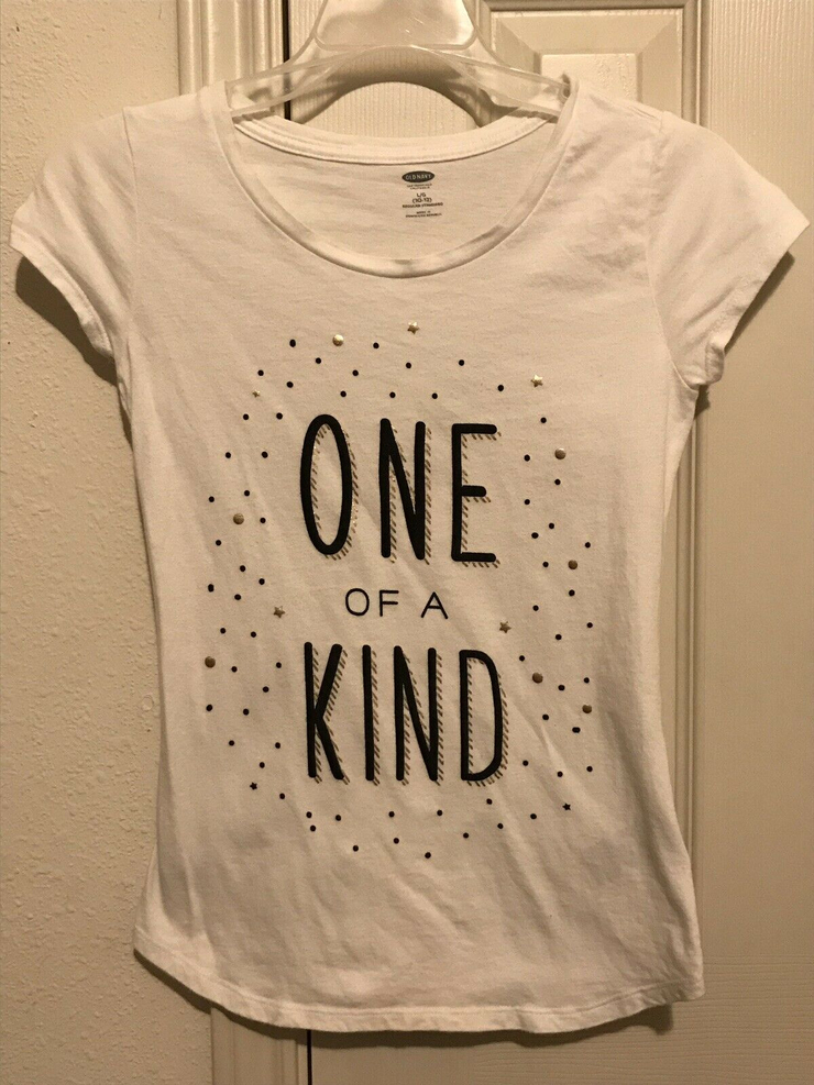 OLD NAVY GIRLS LARGE 10-12 WHITE TEE SHIRT “ONE OF A KIND “