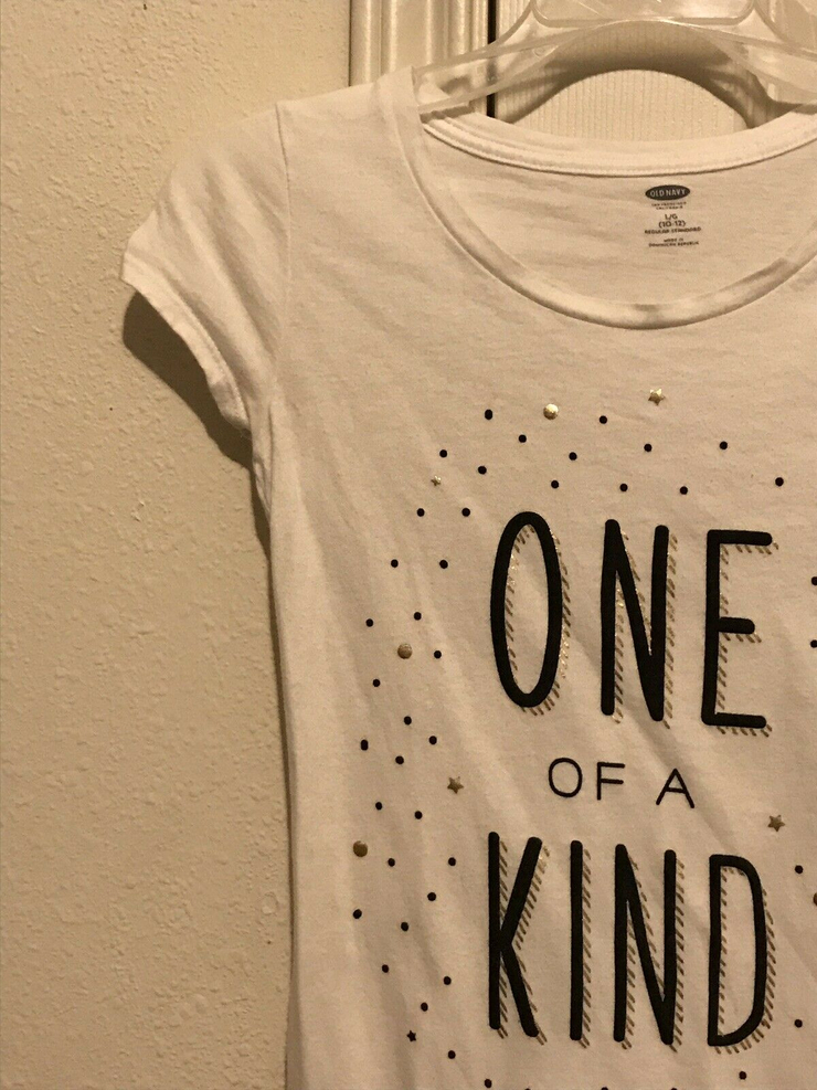 OLD NAVY GIRLS LARGE 10-12 WHITE TEE SHIRT “ONE OF A KIND “