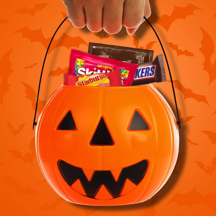 Starburst, Snickers, Skittles, M&M's Halloween Fun Size Candy Variety Pack - 67.59oz/150ct