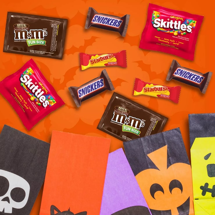 Starburst, Snickers, Skittles, M&M's Halloween Fun Size Candy Variety Pack - 67.59oz/150ct