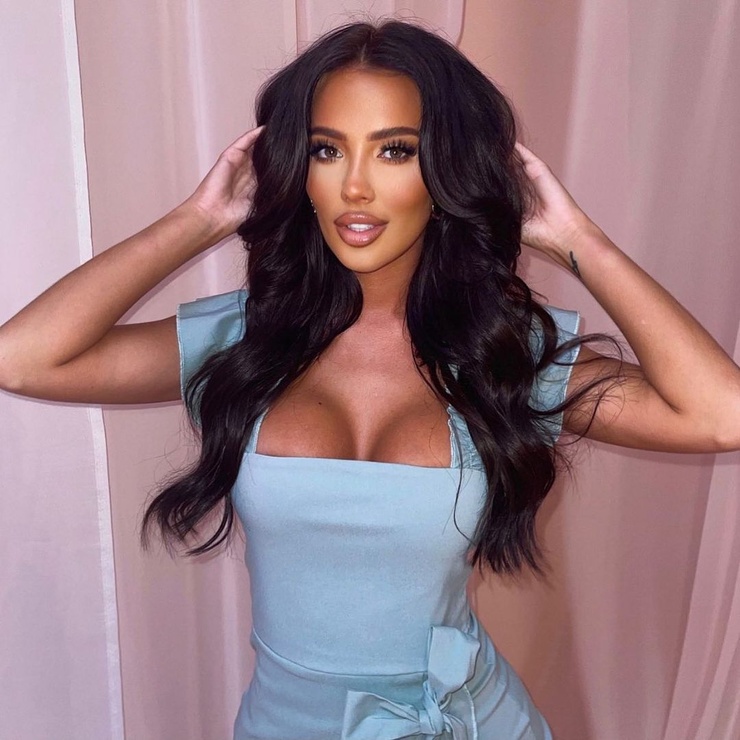 Yazmin Oukhellou