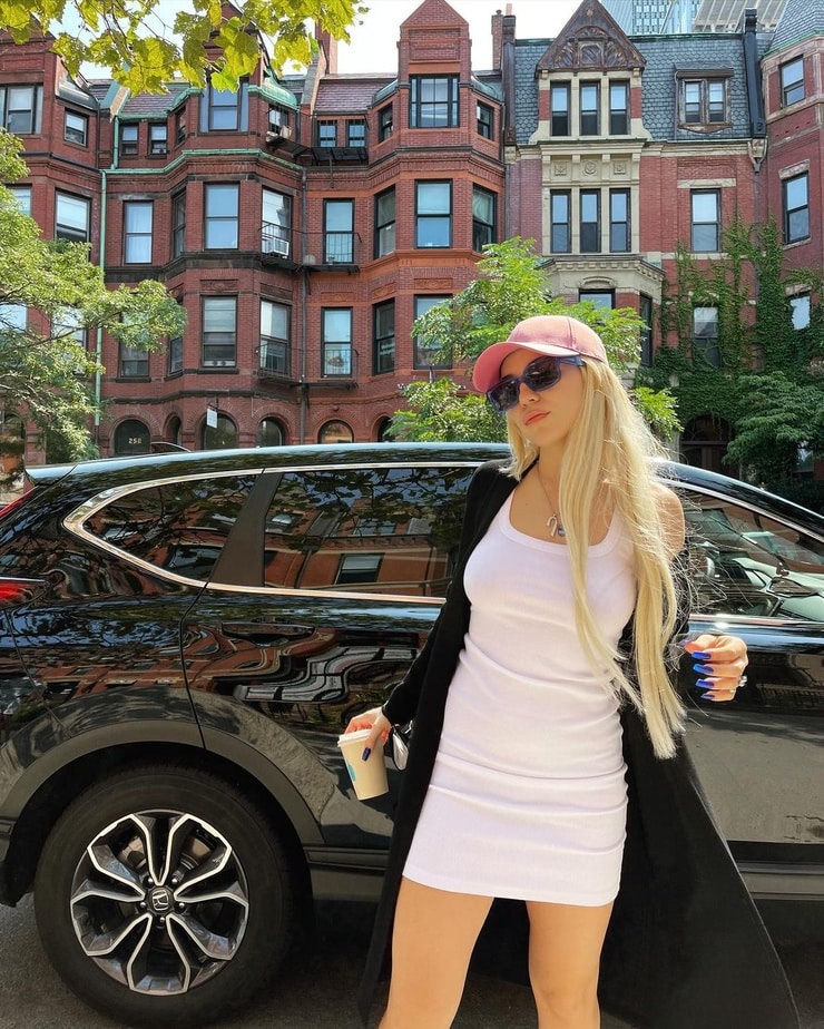 Picture of Ava Max