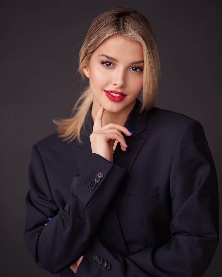 Angelina Aisman Angelina Aisman