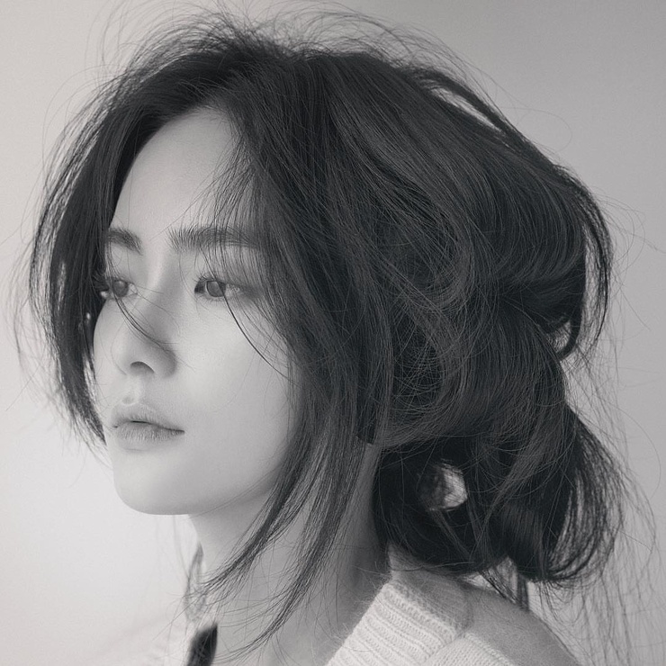 Suzu Hong
