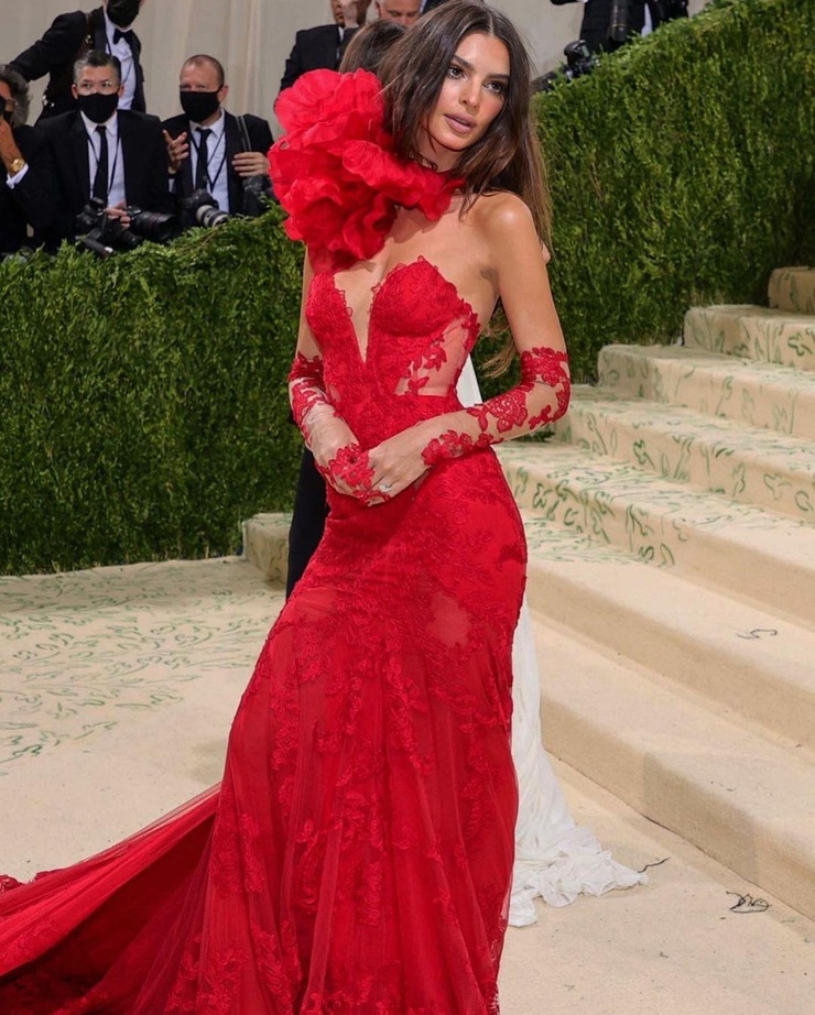 Emily Ratajkowski Emily Ratajkowski