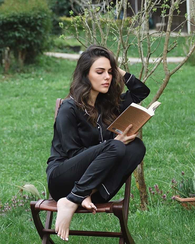 Özgü Kaya Özgü Kaya