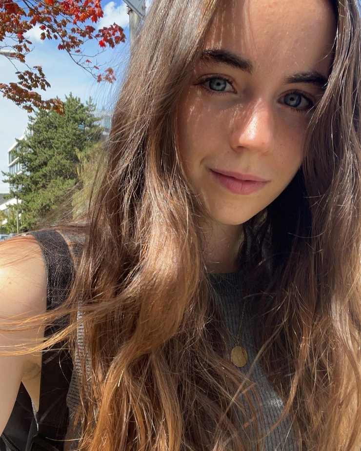 Sarah Desjardins Sarah Desjardins