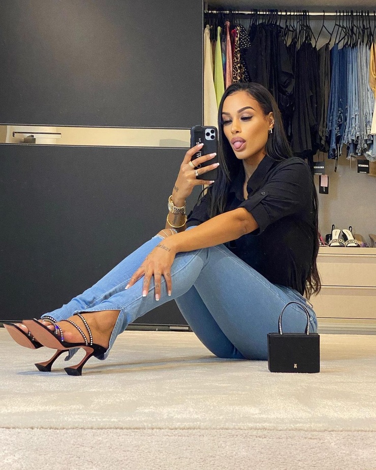 Fanny Neguesha Fanny Neguesha