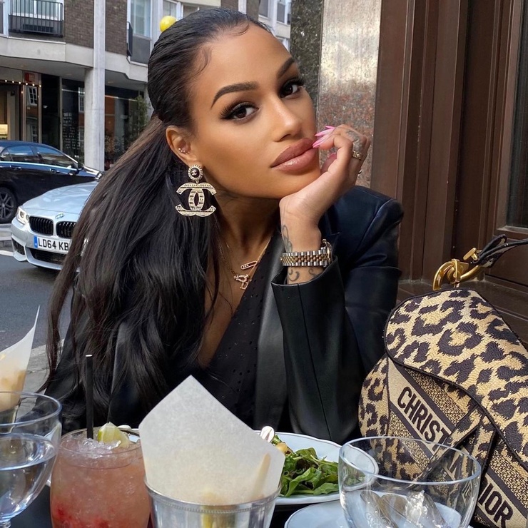 Fanny Neguesha Fanny Neguesha