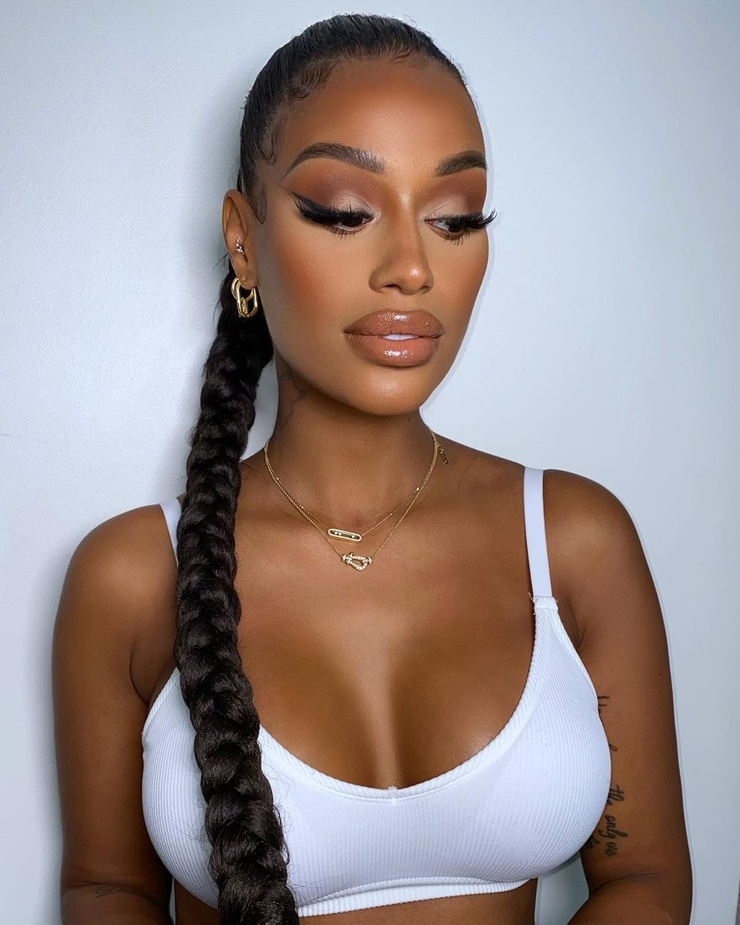 Fanny Neguesha Fanny Neguesha