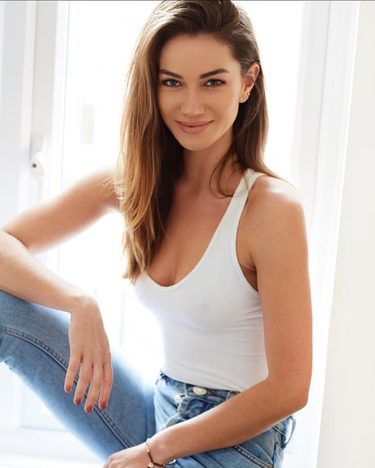 Karolina Pogo Karolina Pogo