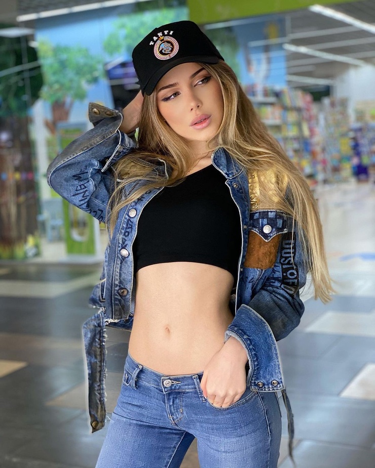 Alexandra Stel