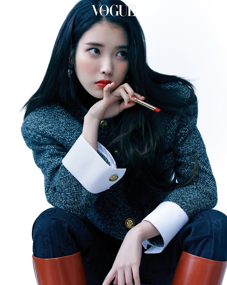 IU