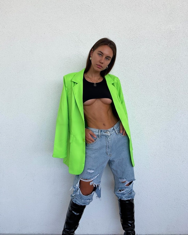 Brit Manuela (model)