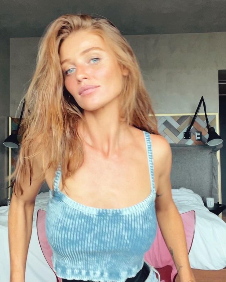 Cintia Dicker Cintia Dicker
